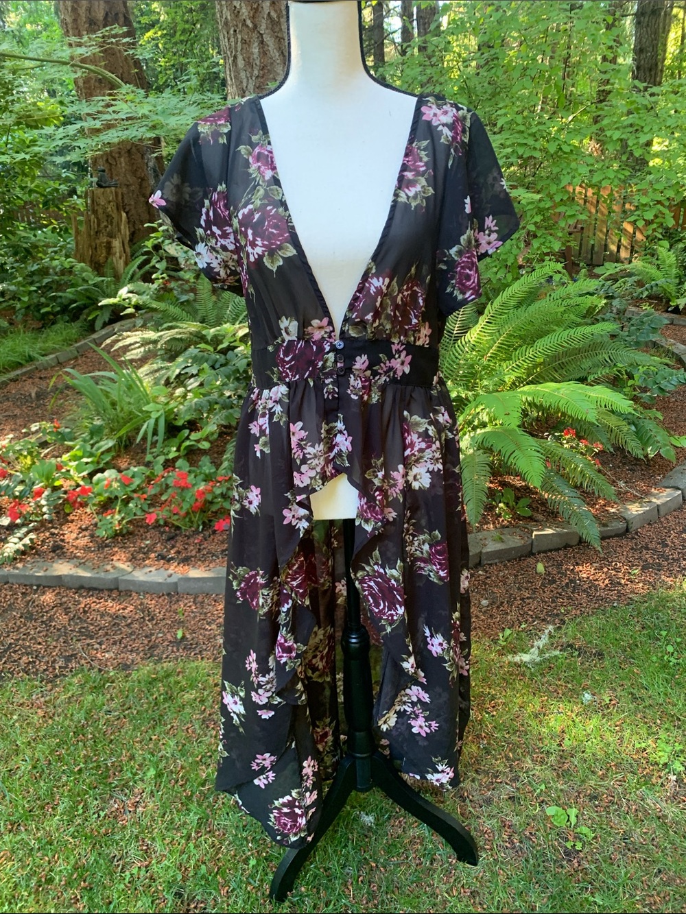 Live 4 Truth Black Floral High-Low V-Neck Frilly Cardigan